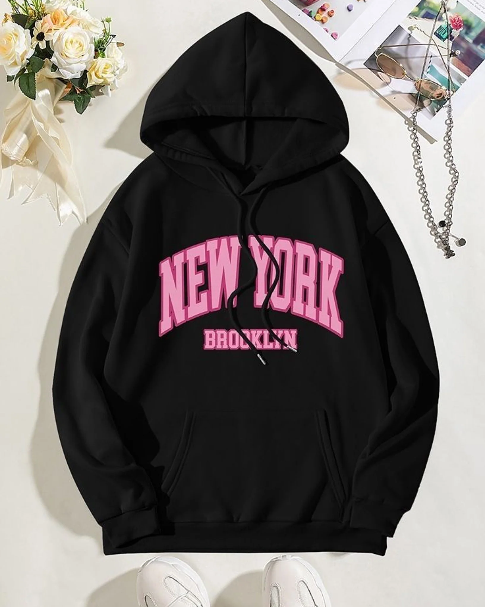 New York Graphic Oversized Hood Black